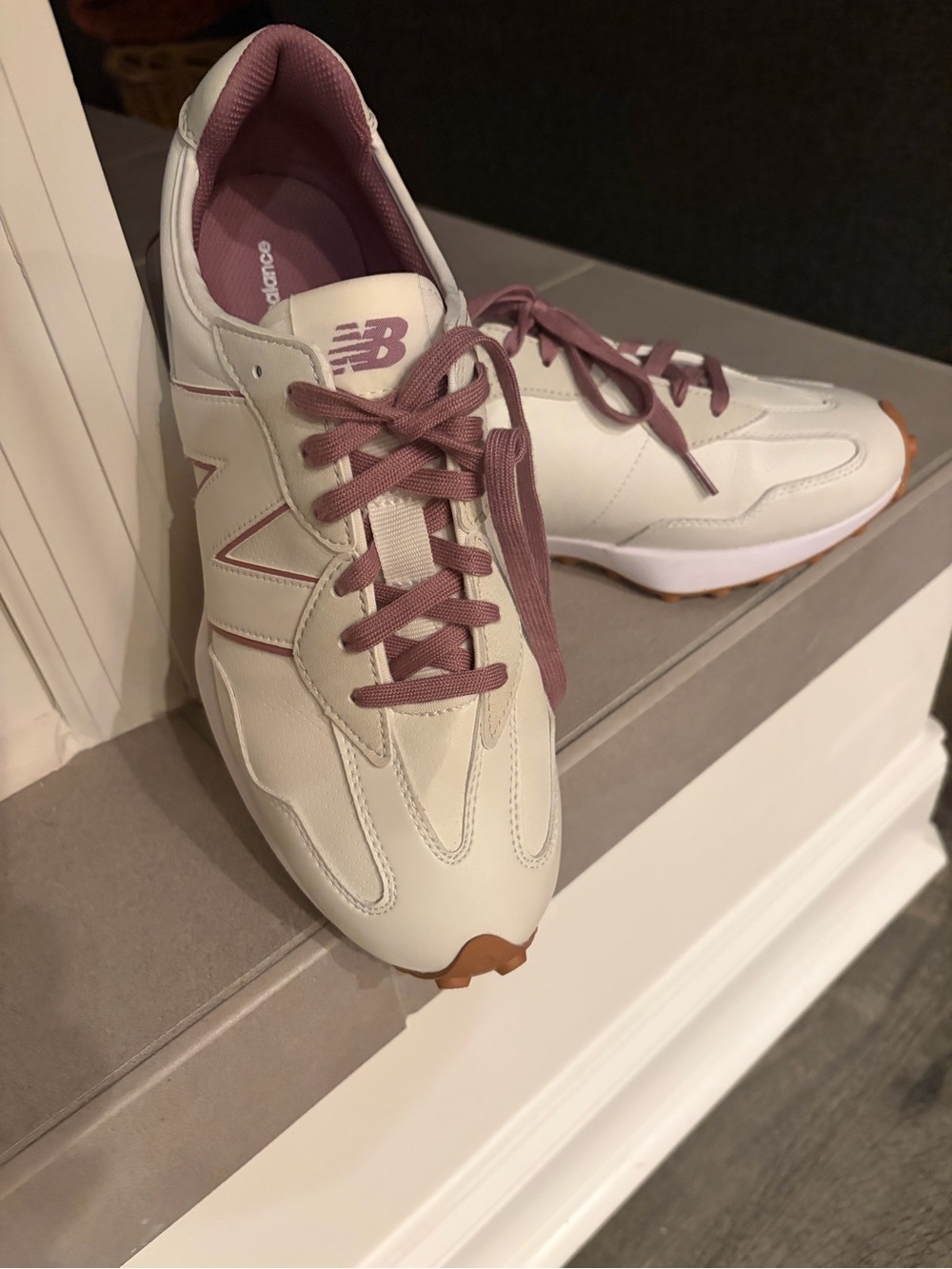 New Balance Women's Cream & Mauve Lace-Up Sneaker